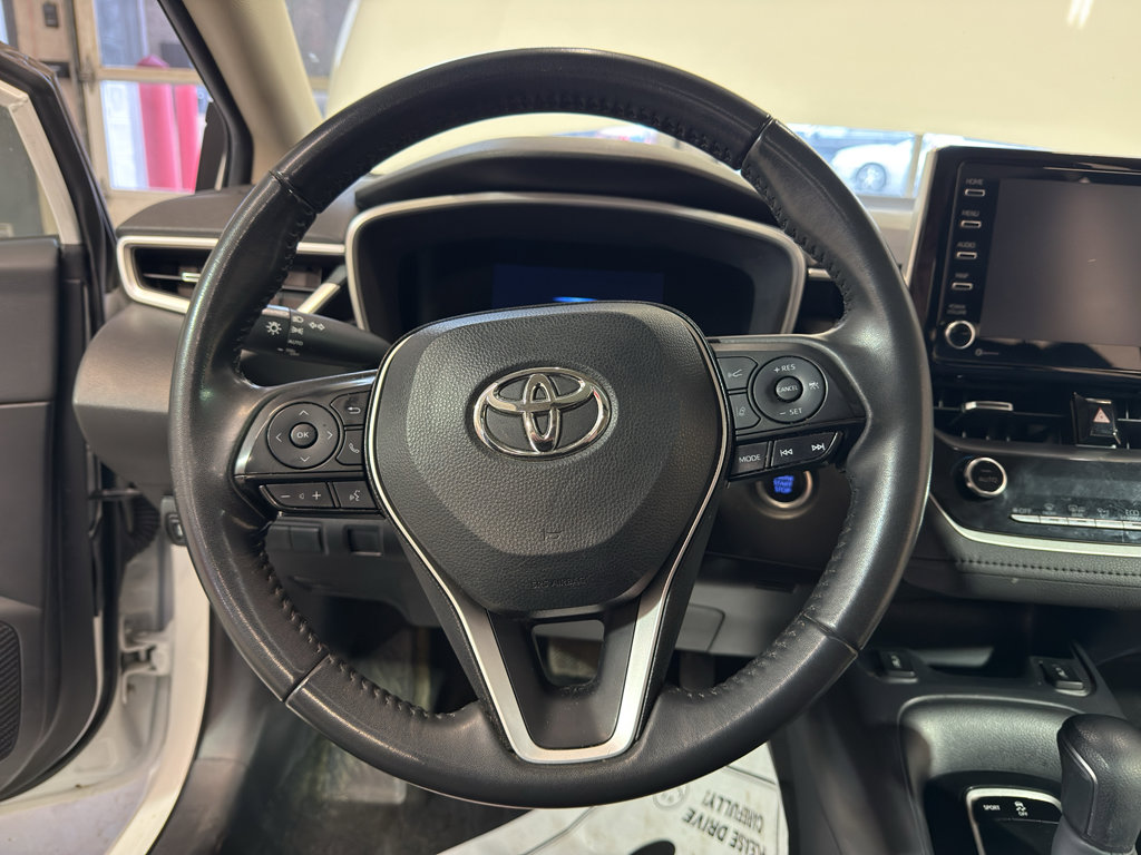 Used 2022 Toyota Corolla XLE FWD image 17