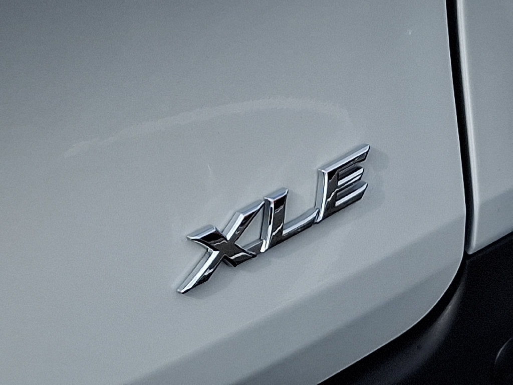 Certified 2026 Toyota Sienna XLE FWD image 36