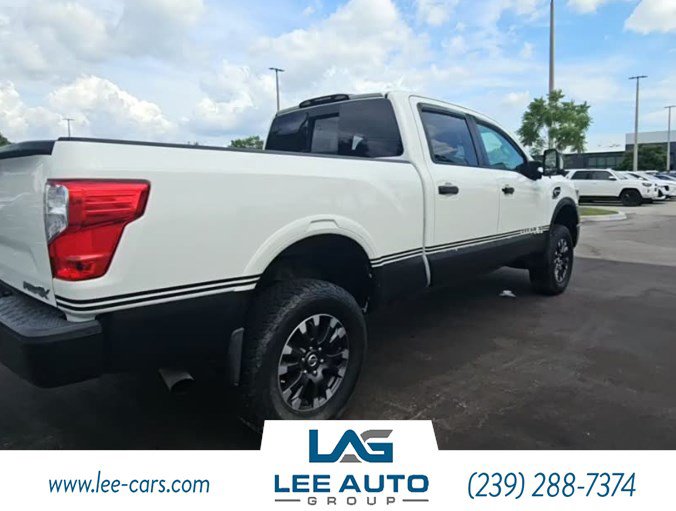 Used 2019 Nissan Titan PRO-4X w/ Pro-4x Convenience Package AWD/4WD image 4