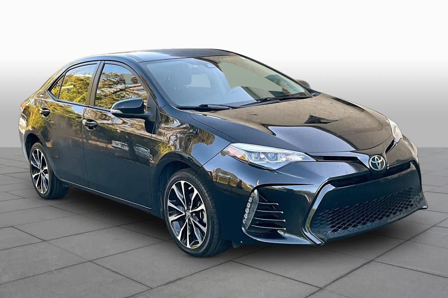 Used 2017 Toyota Corolla SE image 3