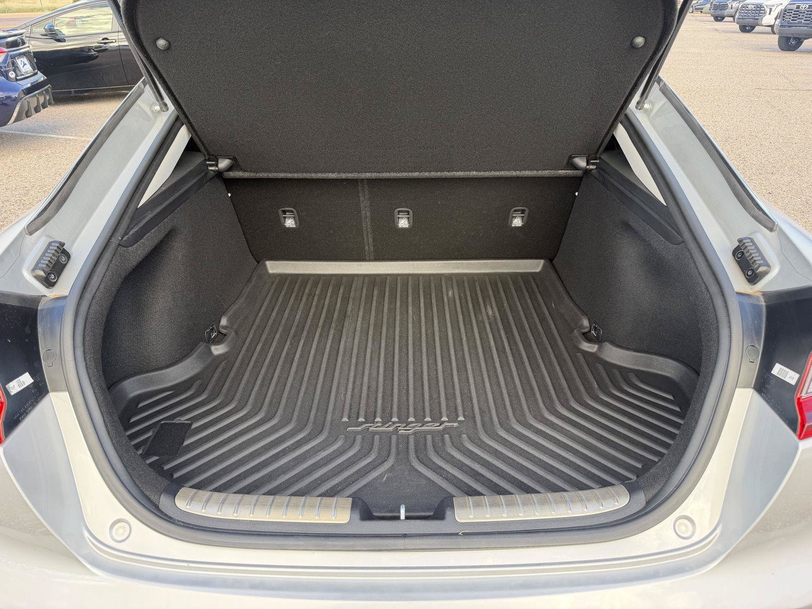 Used 2018 Kia Stinger Premium RWD image 13