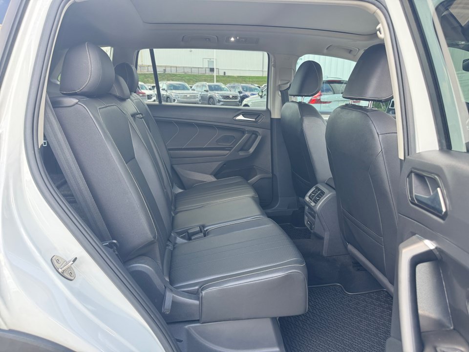 Used 2022 Volkswagen Tiguan SE FWD image 33