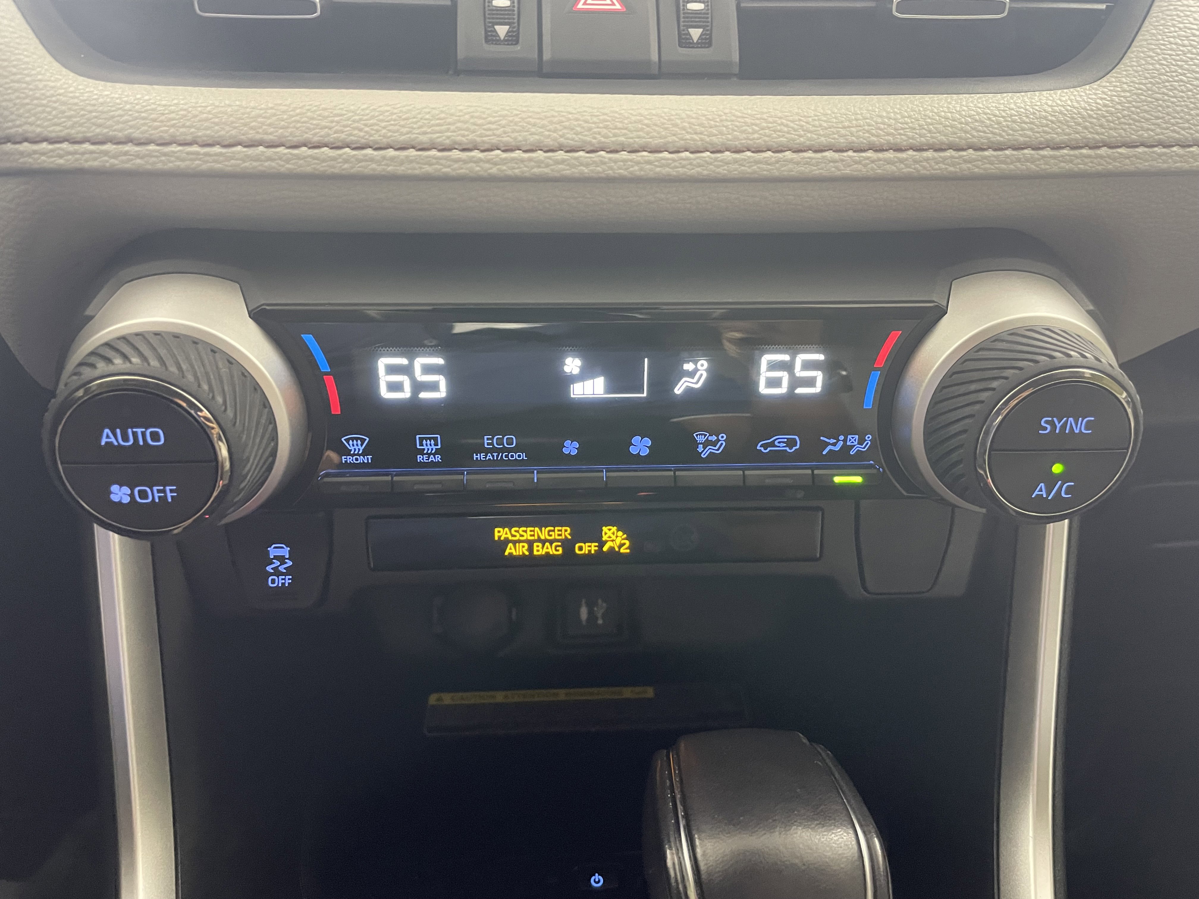 Used 2019 Toyota RAV4 XLE Premium image 21