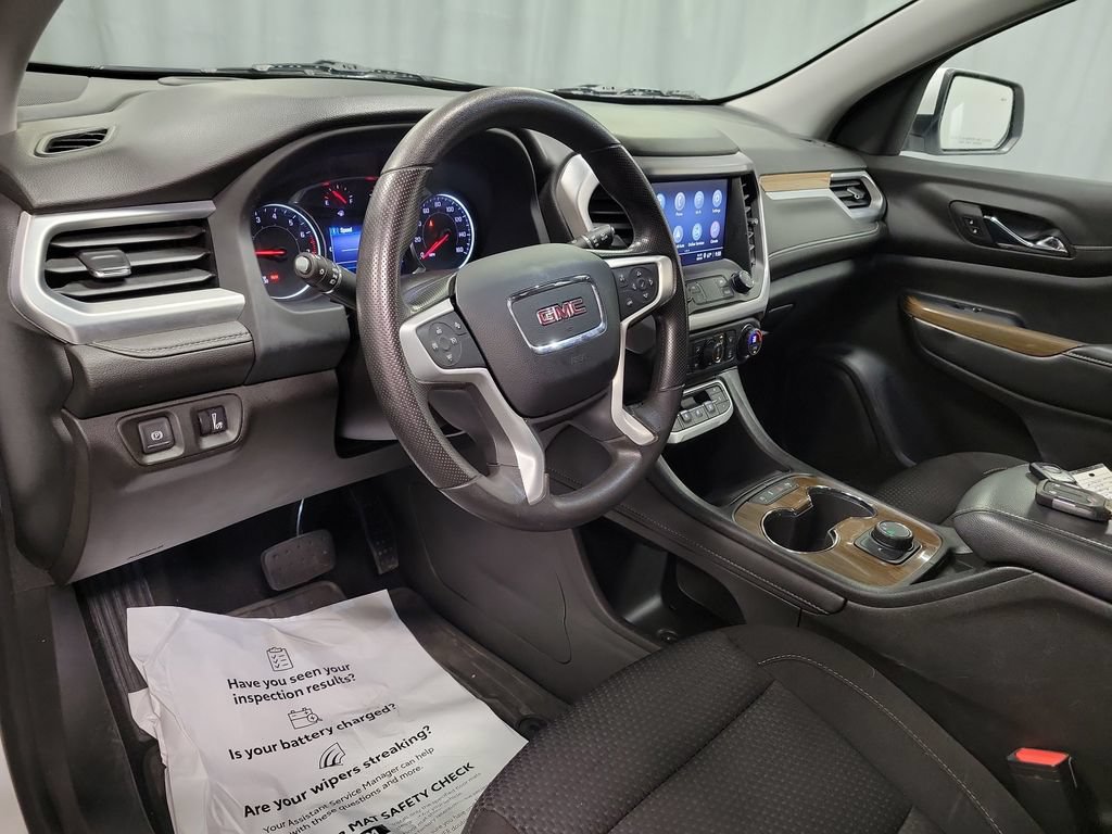 Used 2023 GMC Acadia SLE FWD image 16