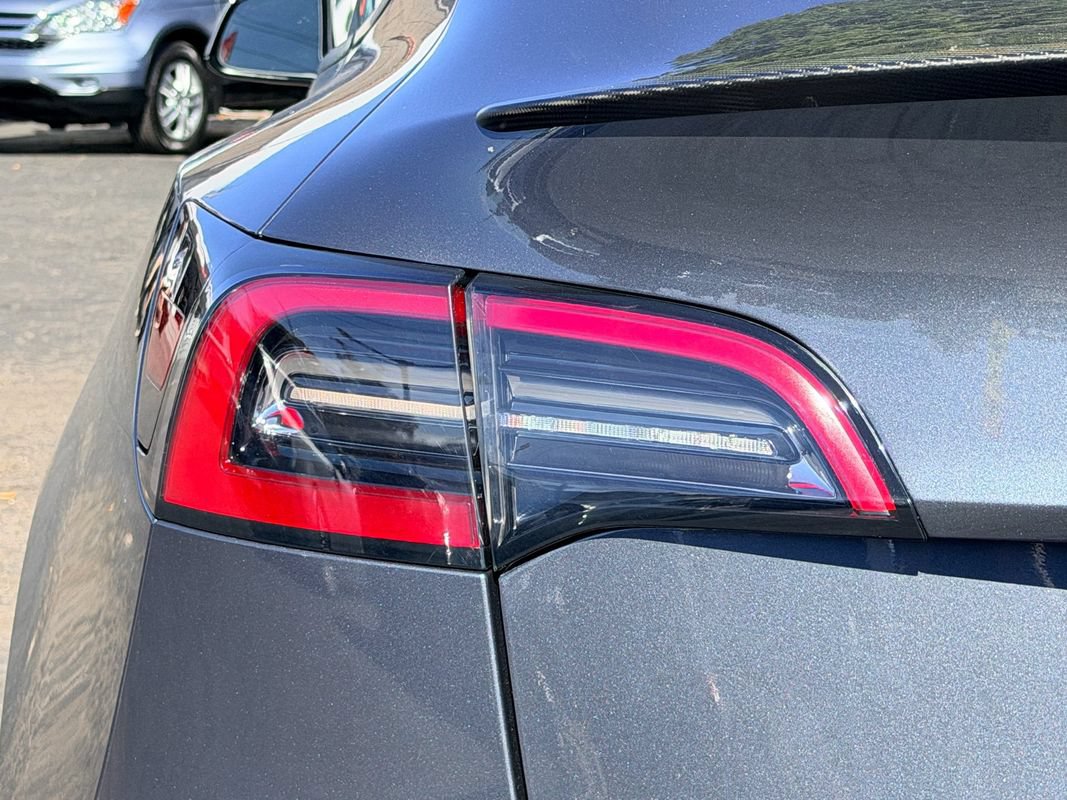 Used 2022 Tesla Model Y Performance AWD/4WD image 10