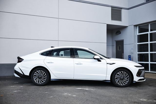 New 2025 Hyundai Sonata SEL image 2