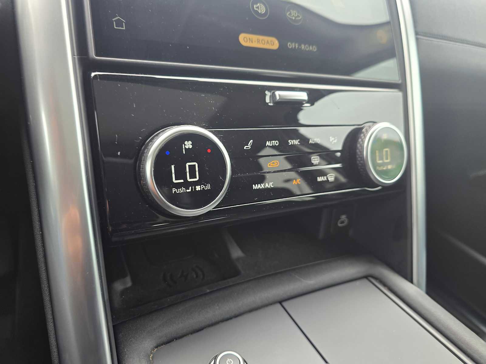 Certified 2024 Land Rover Discovery S AWD/4WD image 30
