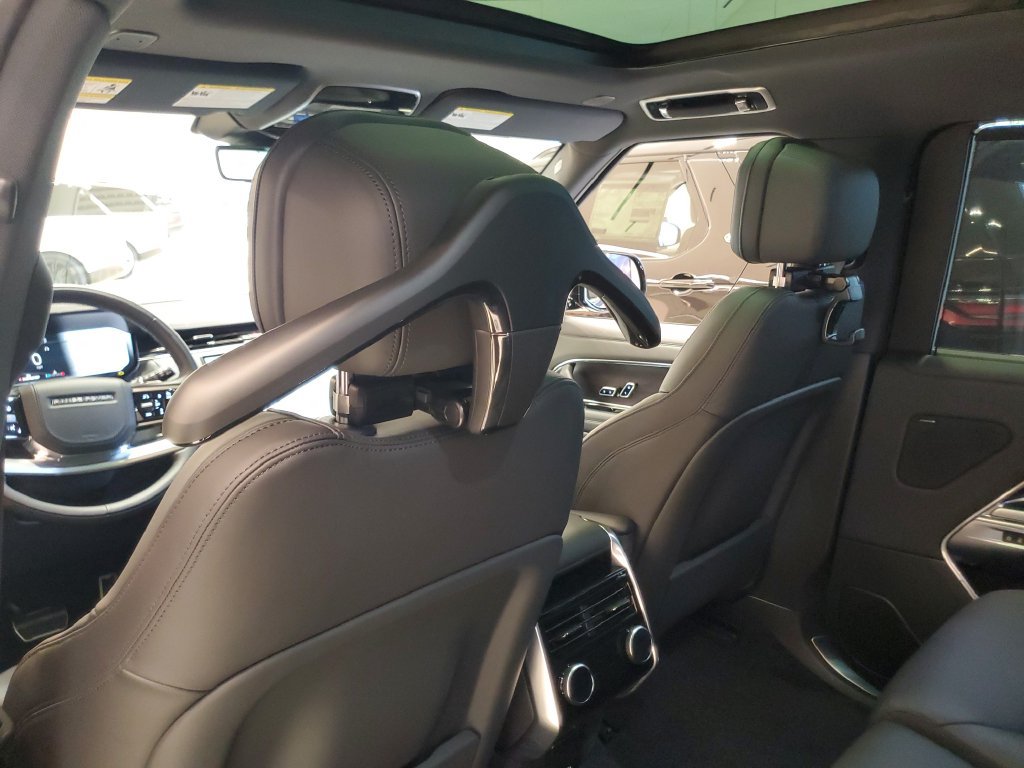 New 2026 Land Rover Range Rover Long Wheelbase SE AWD/4WD image 26