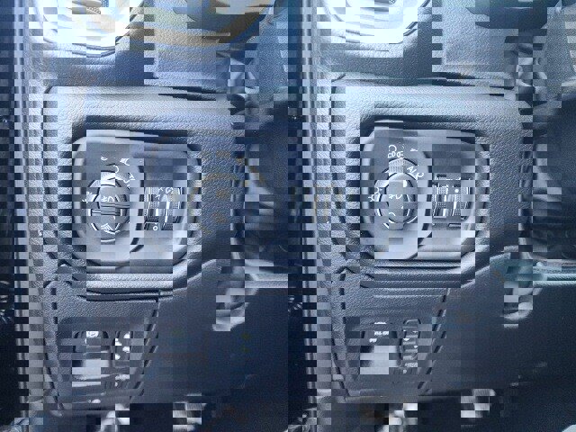 New 2026 RAM 1500 4x4 Crew Cab image 15