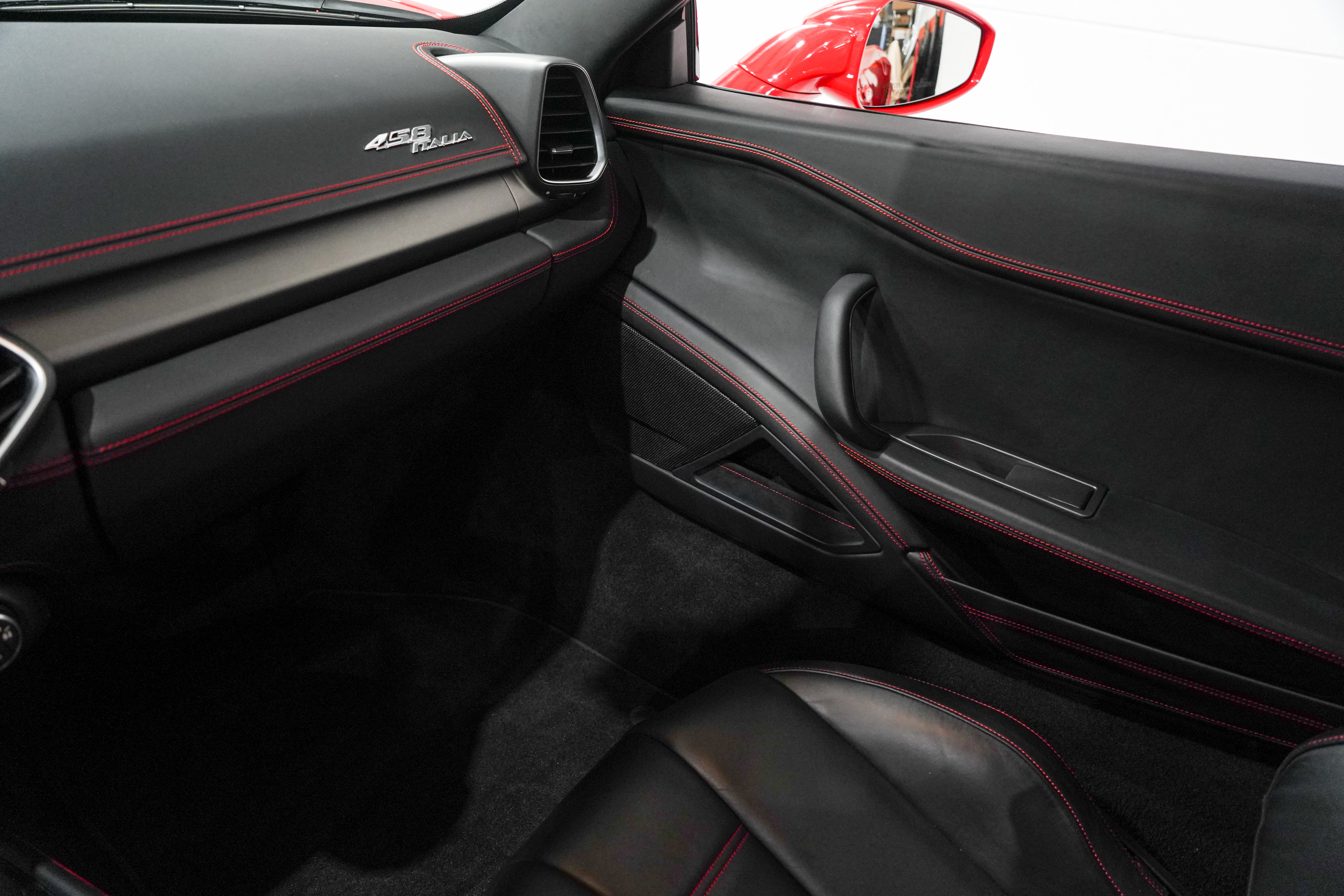 Used 2014 Ferrari 458 Italia Coupe RWD image 13