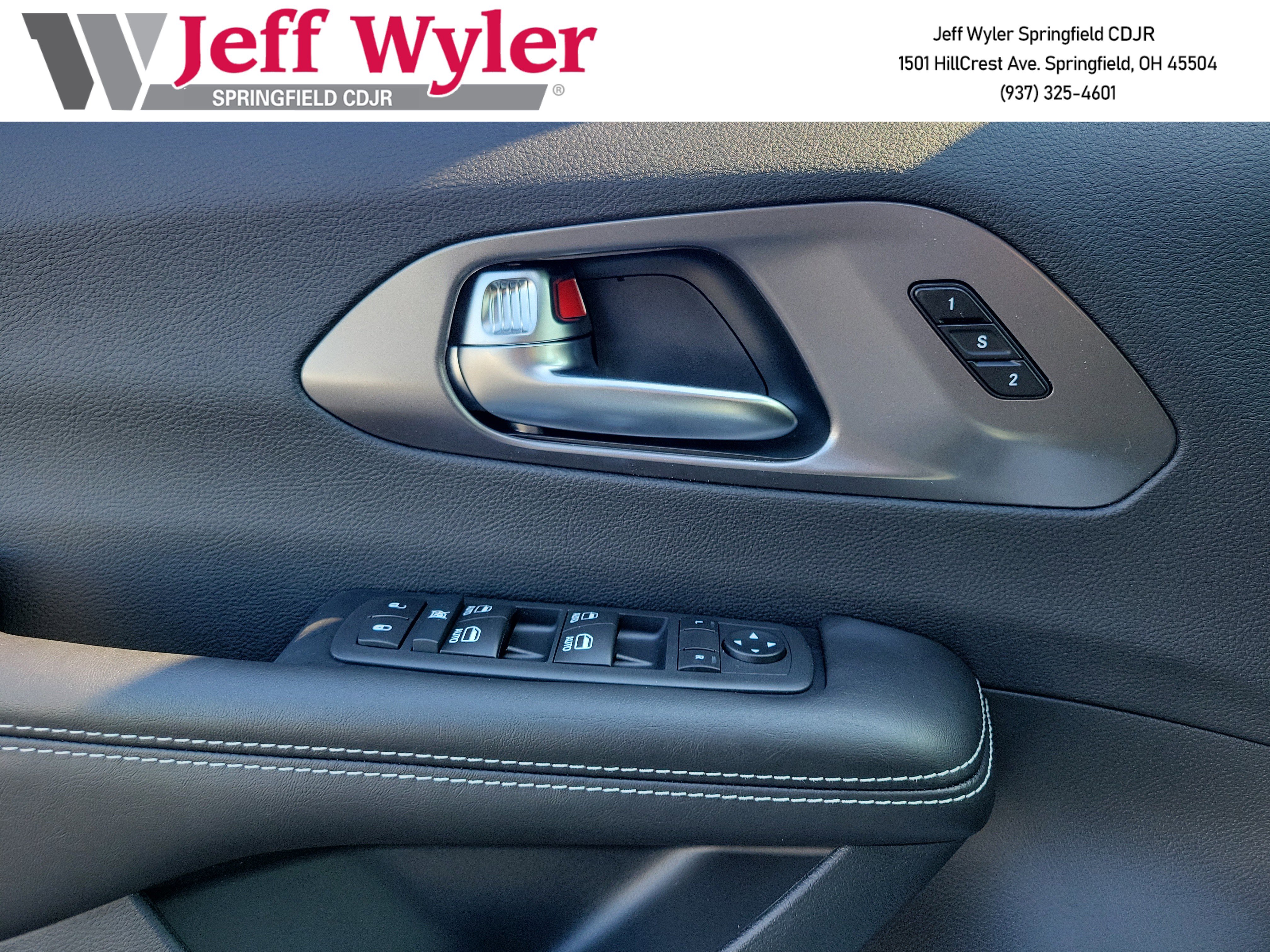 New 2026 Chrysler Pacifica Select image 14