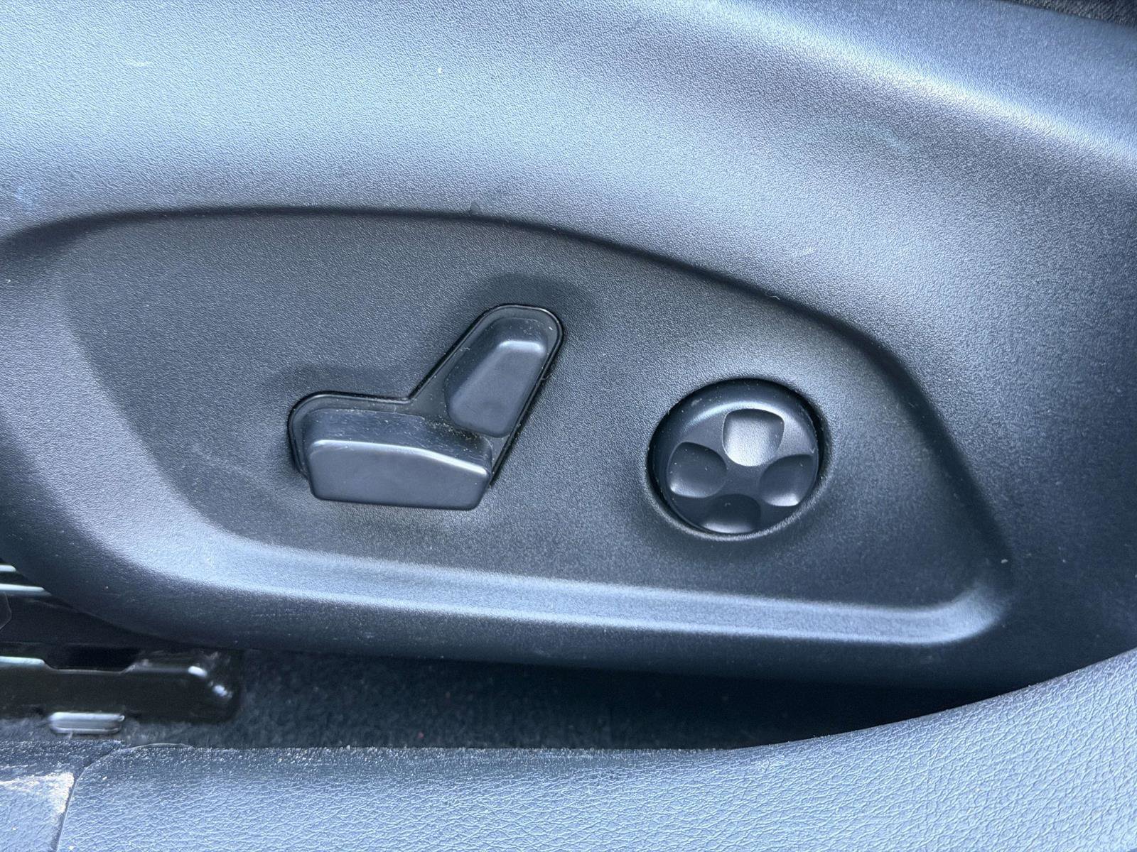 Used 2018 Jeep Compass Latitude w/ Popular Equipment Group image 21