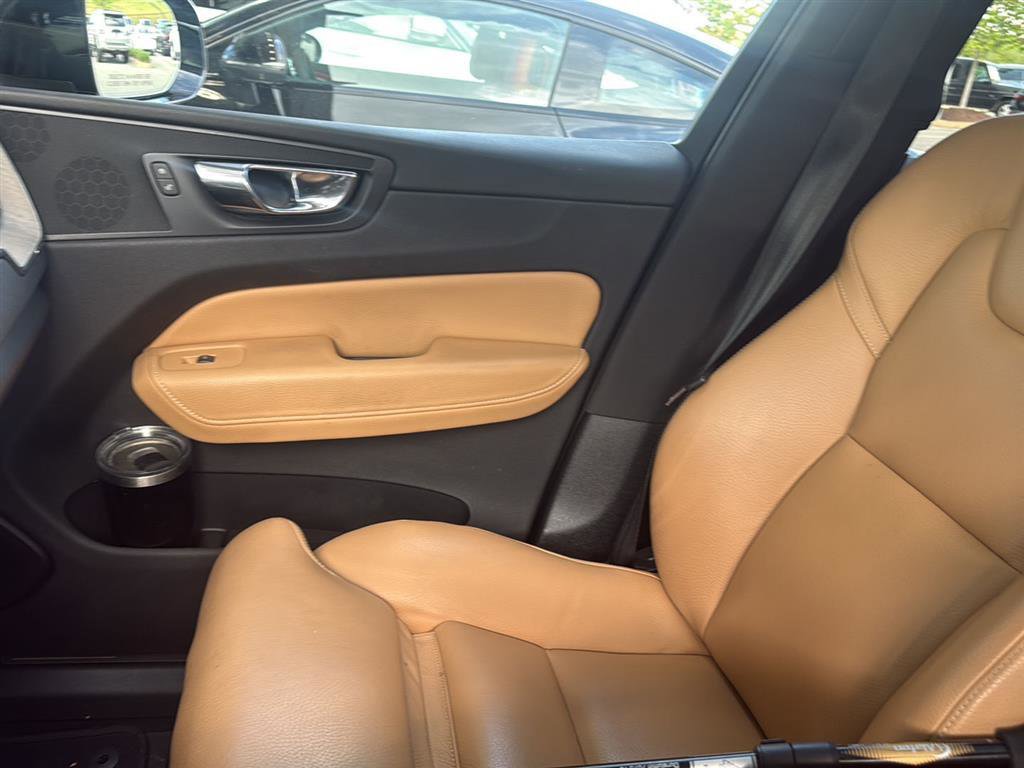 Used 2018 Volvo XC60 T5 Inscription w/ Convenience Package AWD/4WD image 12