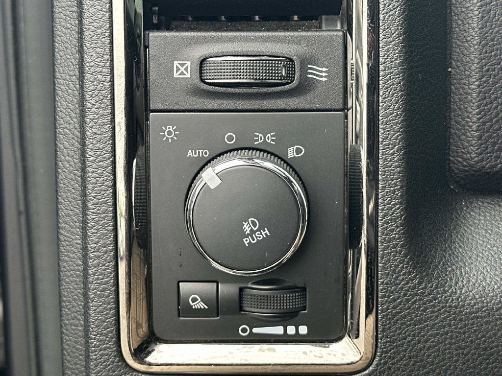 Used 2015 RAM 1500 Sport w/ Convenience Group AWD/4WD image 29