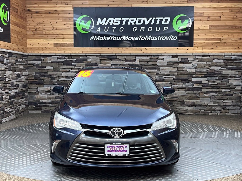 Used 2016 Toyota Camry XLE w/ Moonroof Package FWD image 3
