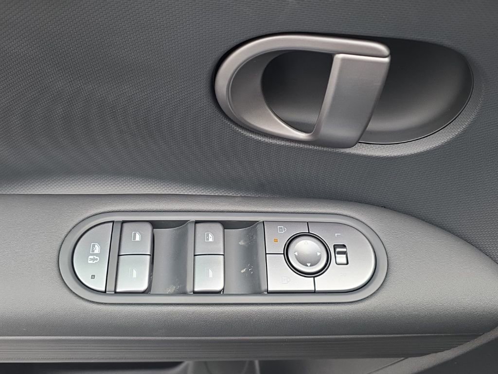 Used 2025 Hyundai Ioniq 5 SE image 14
