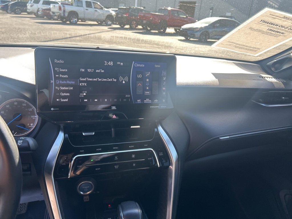 Used 2021 Toyota Venza Limited w/ Carpet Mat Package (TMS) image 16