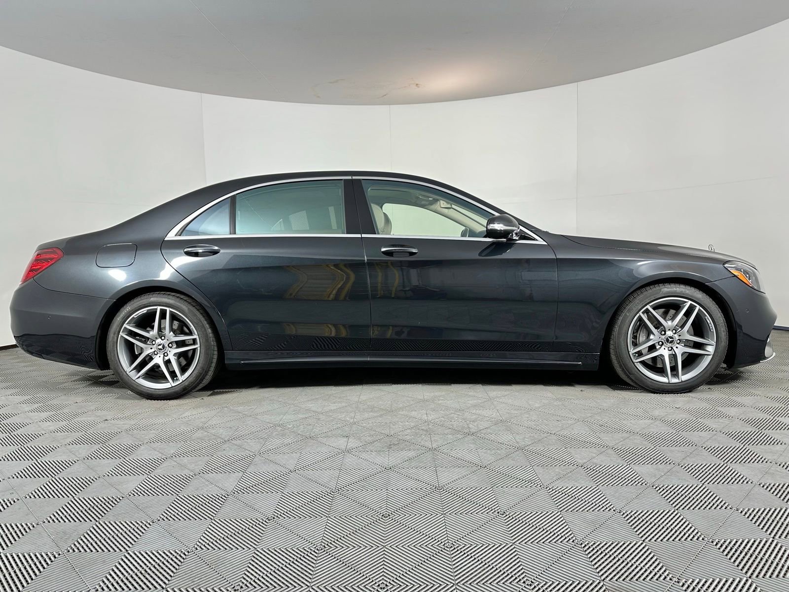 Used 2019 Mercedes-Benz S 560 4MATIC Sedan image 32