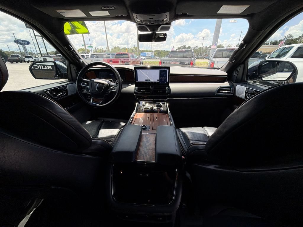Used 2024 Lincoln Navigator Black Label AWD/4WD image 11