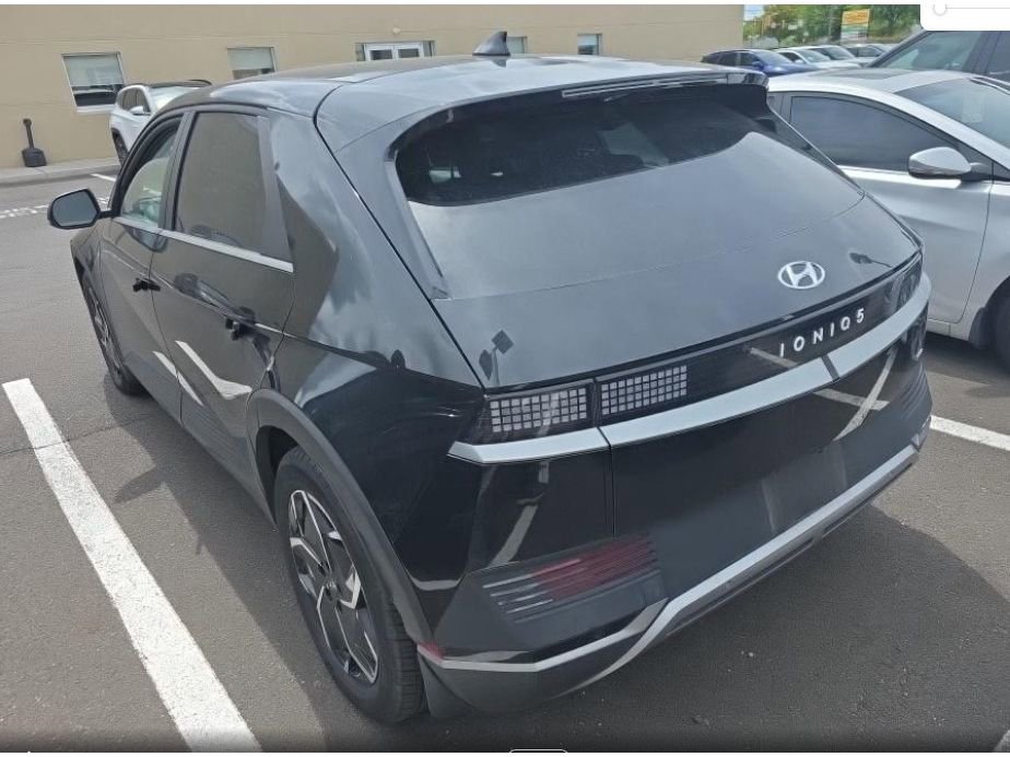 Used 2024 Hyundai Ioniq 5 SE AWD/4WD image 3