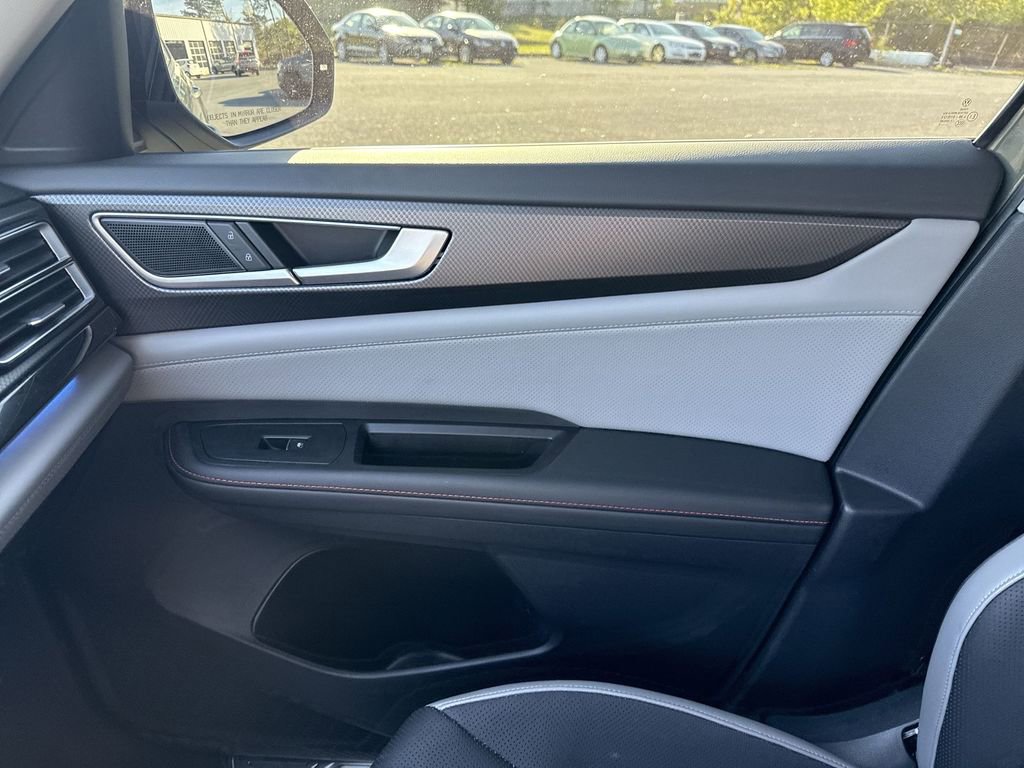 Used 2025 Volkswagen Atlas Peak Edition SE image 25