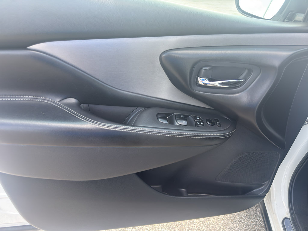 Used 2019 Nissan Murano S AWD/4WD image 13