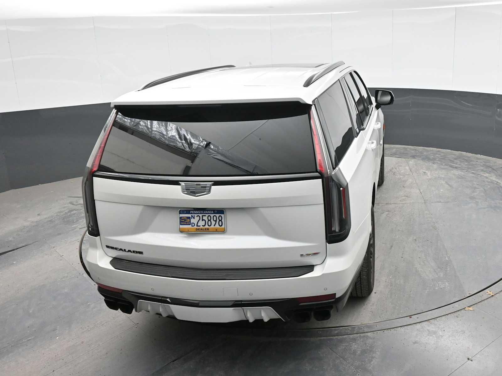 Used 2024 Cadillac Escalade V w/ LPO, ONYX Package AWD/4WD image 20