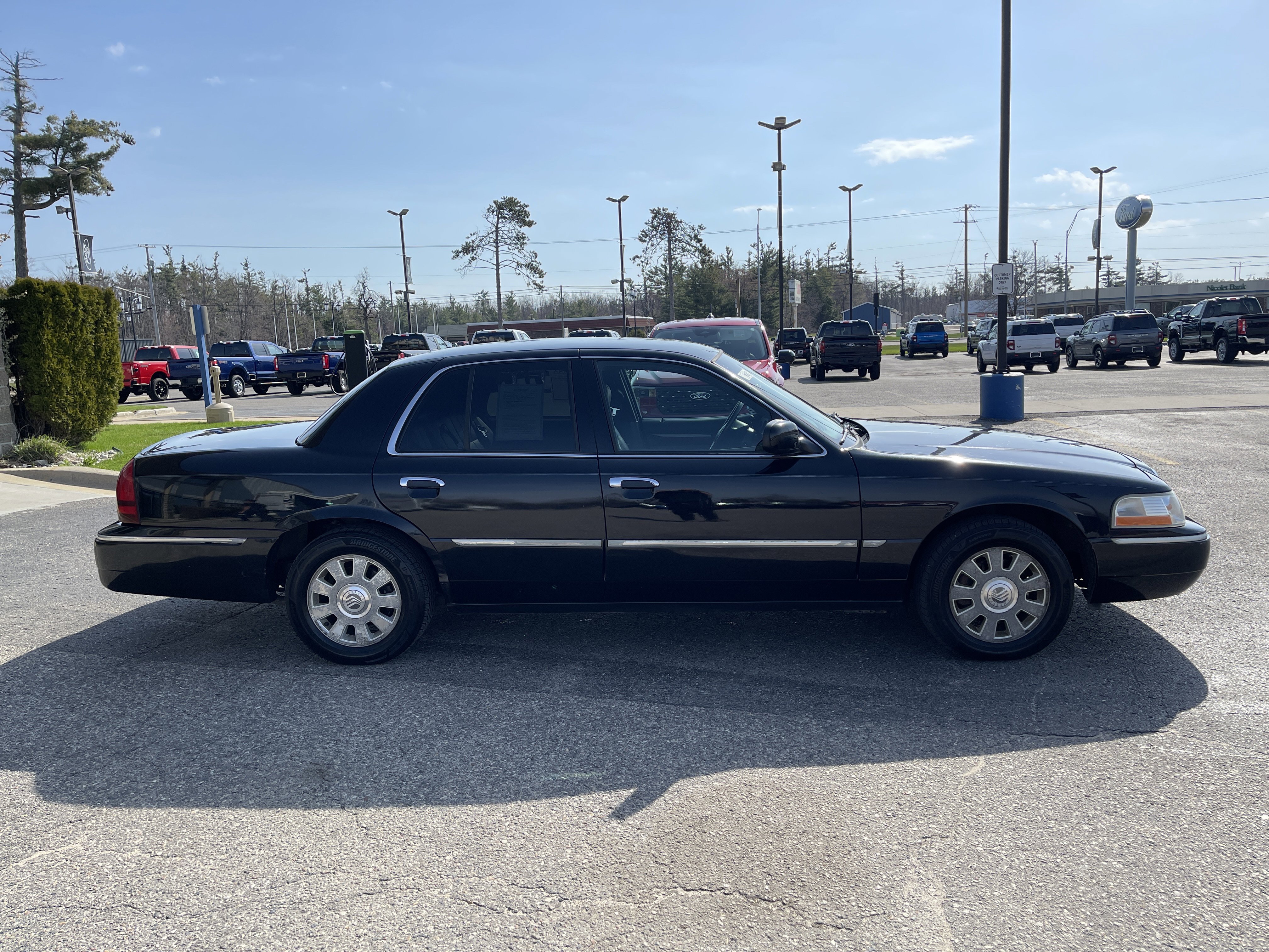 Used 2003 Mercury Grand Marquis LS RWD image 3
