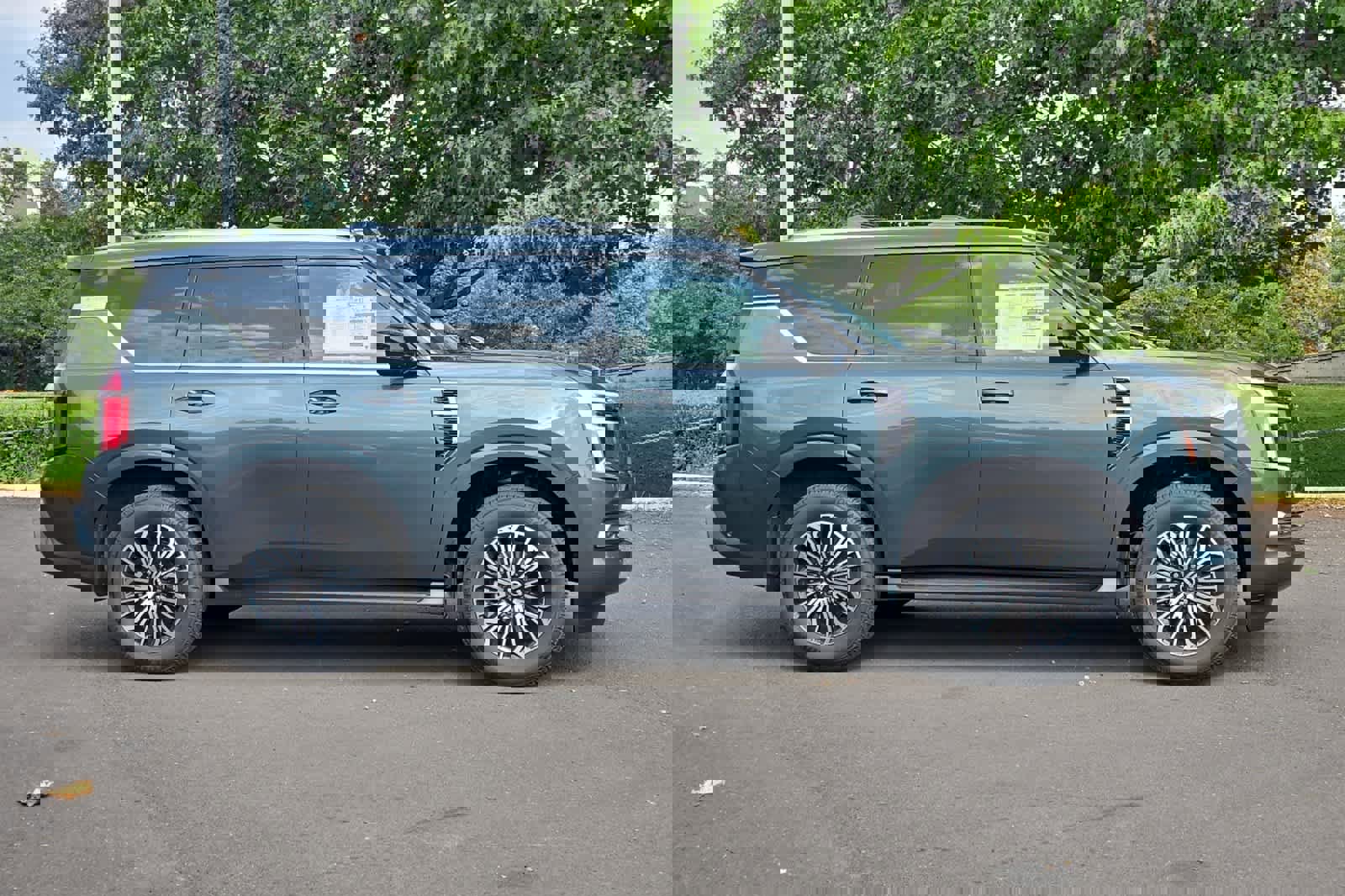 New 2025 Nissan Armada Platinum w/ Convenience Package image 8