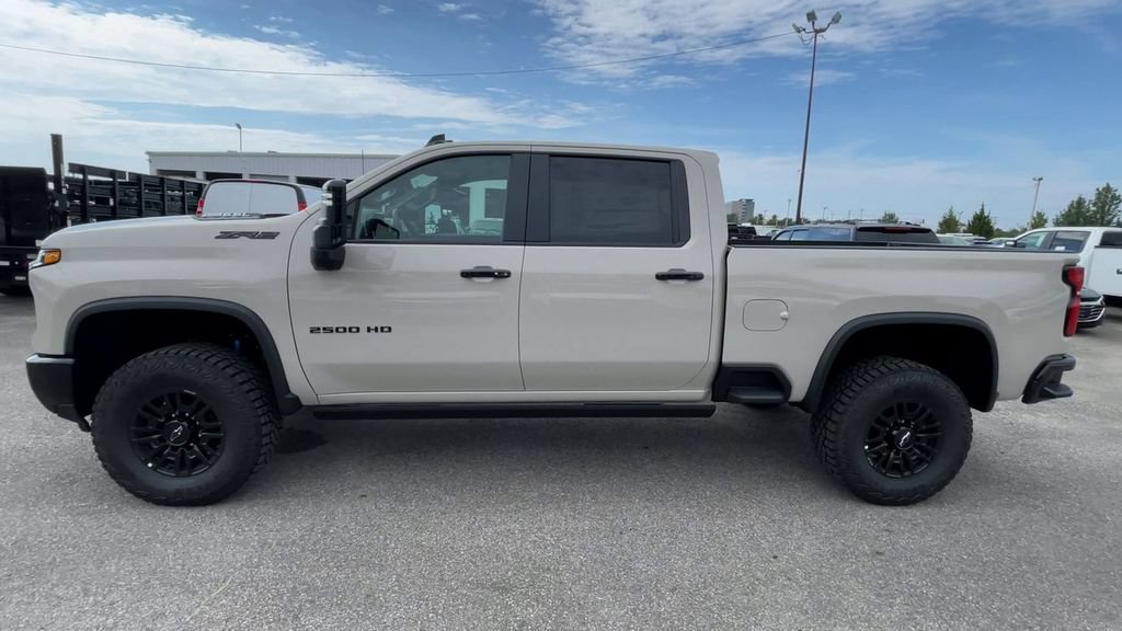 New 2026 Chevrolet Silverado 2500 ZR2 w/ LPO, Dark Essentials Package AWD/4WD image 7
