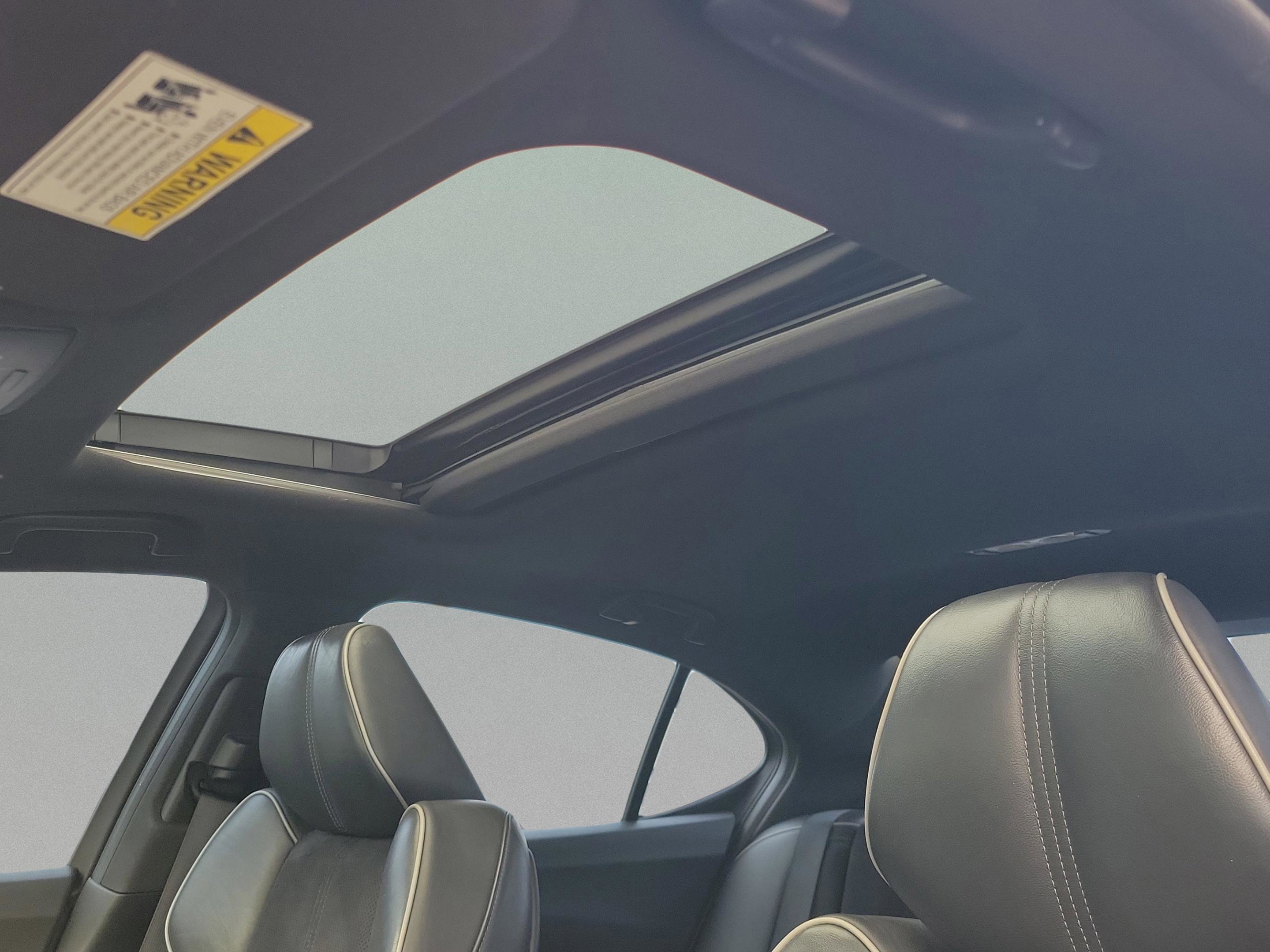 Used 2018 Acura TLX V6 w/ Technology & A-SPEC Pkg image 9