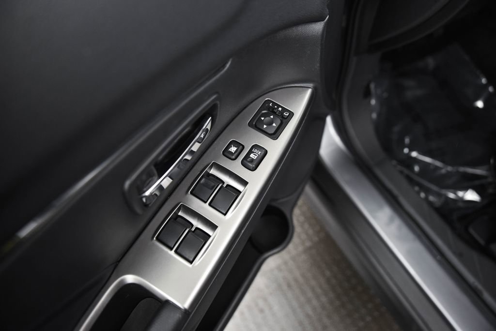 Used 2025 Mitsubishi Outlander Sport SE image 12