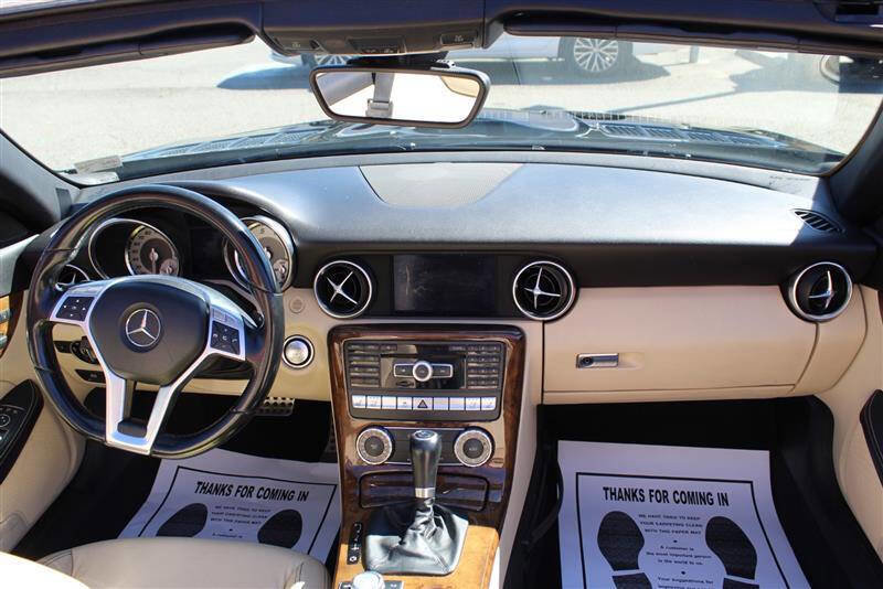 Used 2015 Mercedes-Benz SLK 250 w/ Premium Package image 19