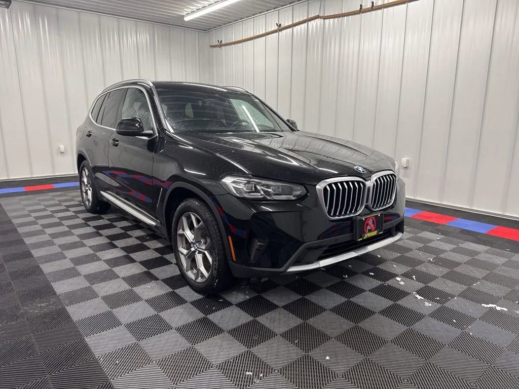 Used 2023 BMW X3 xDrive30i image 2