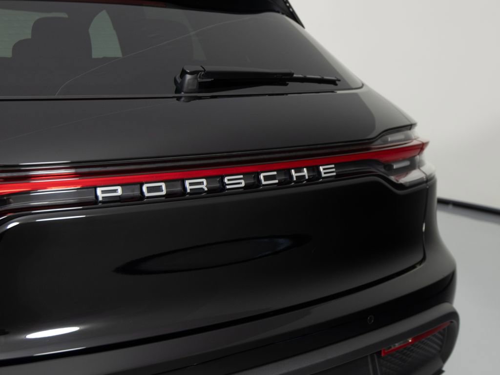 Certified 2026 Porsche Macan AWD/4WD image 39