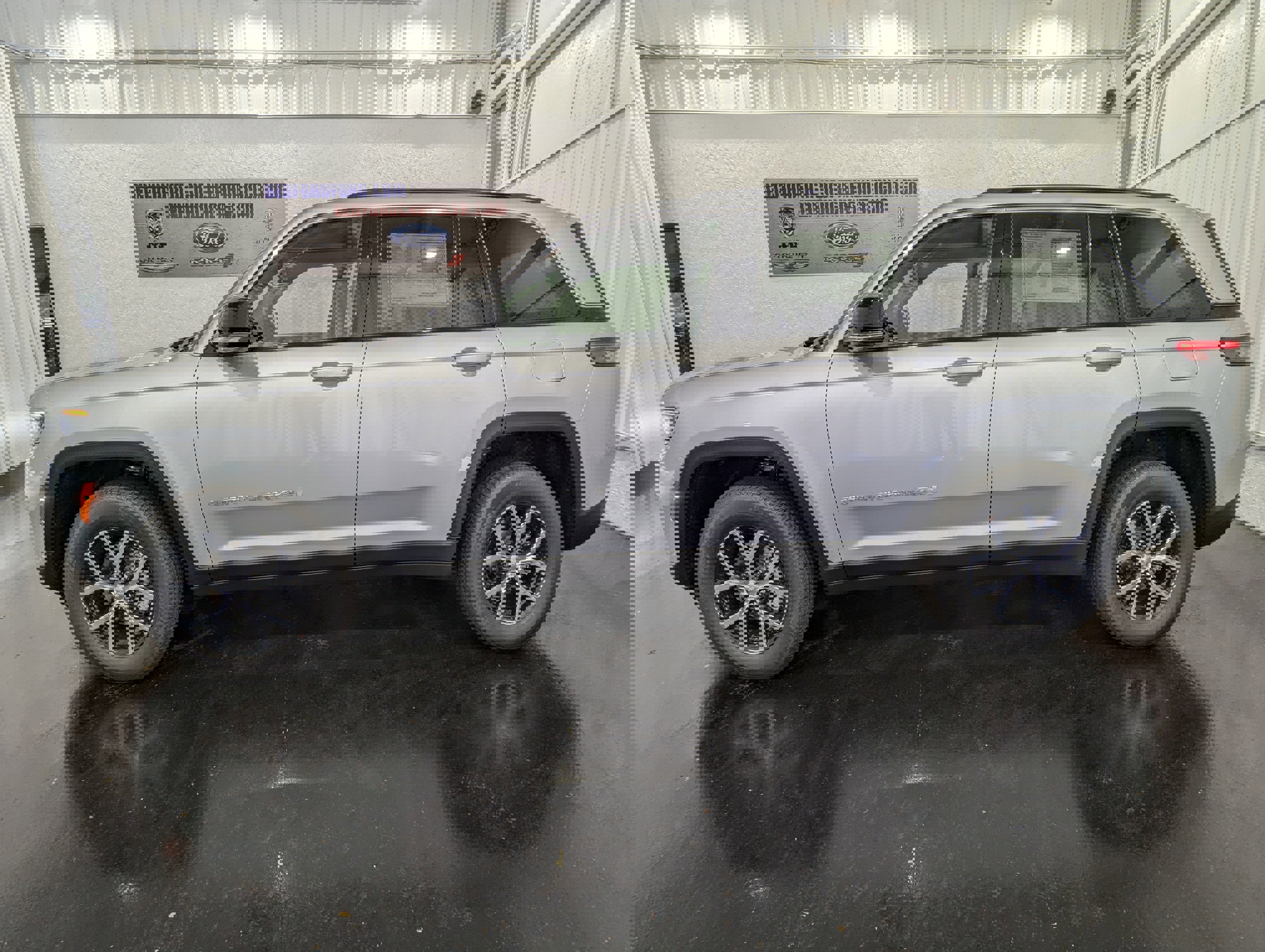 New 2025 Jeep Grand Cherokee Limited w/ Luxury Tech Group II image 2