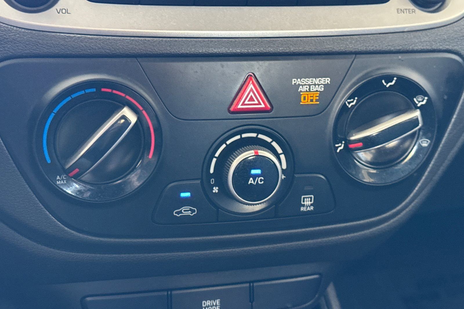 Used 2018 Hyundai Accent SE image 18