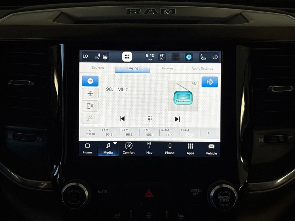 Used 2022 RAM 2500 Laramie w/ Chrome Appearance Group AWD/4WD image 24