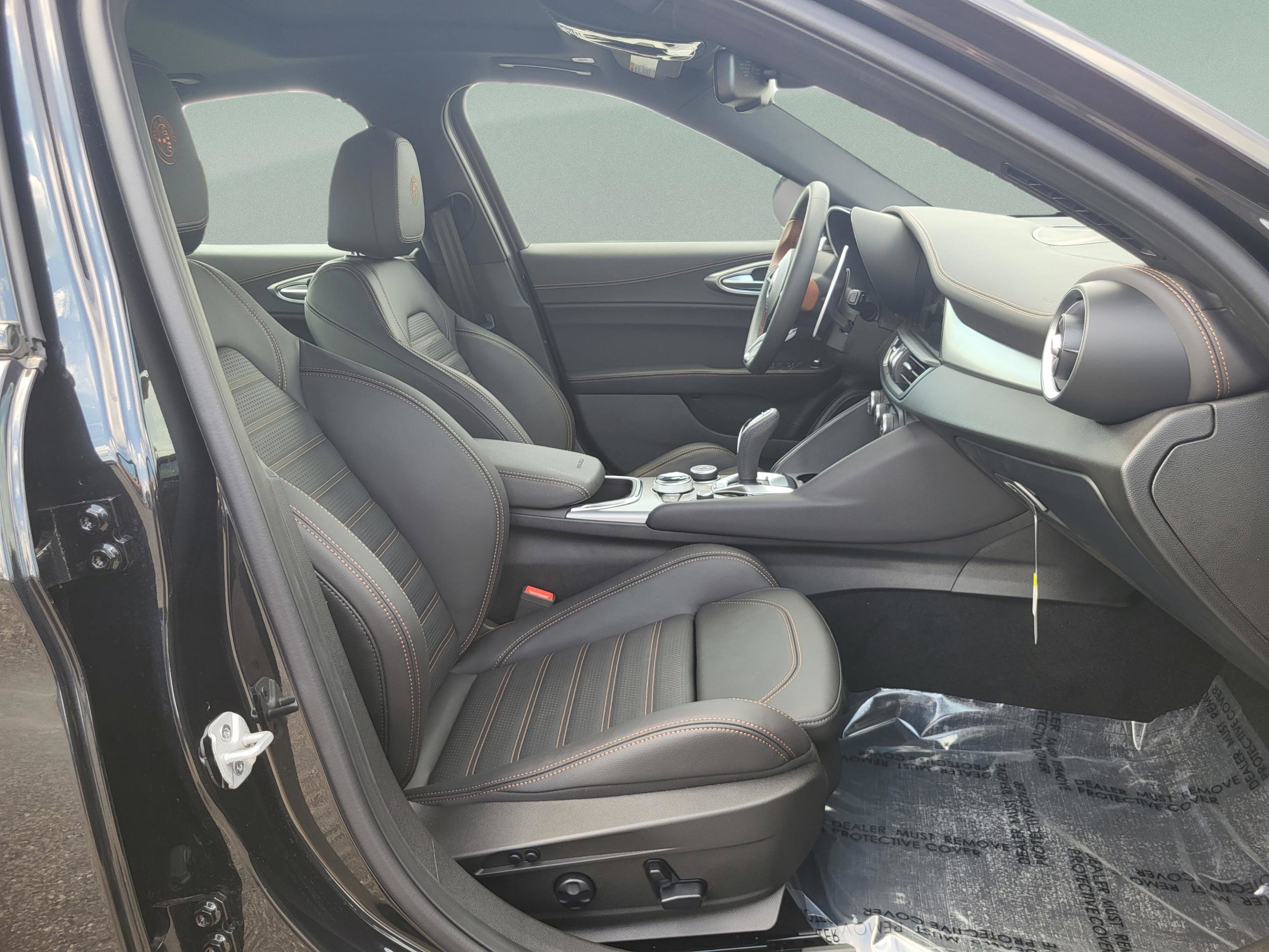 New 2025 Alfa Romeo Giulia w/ Driving Assist Package image 35