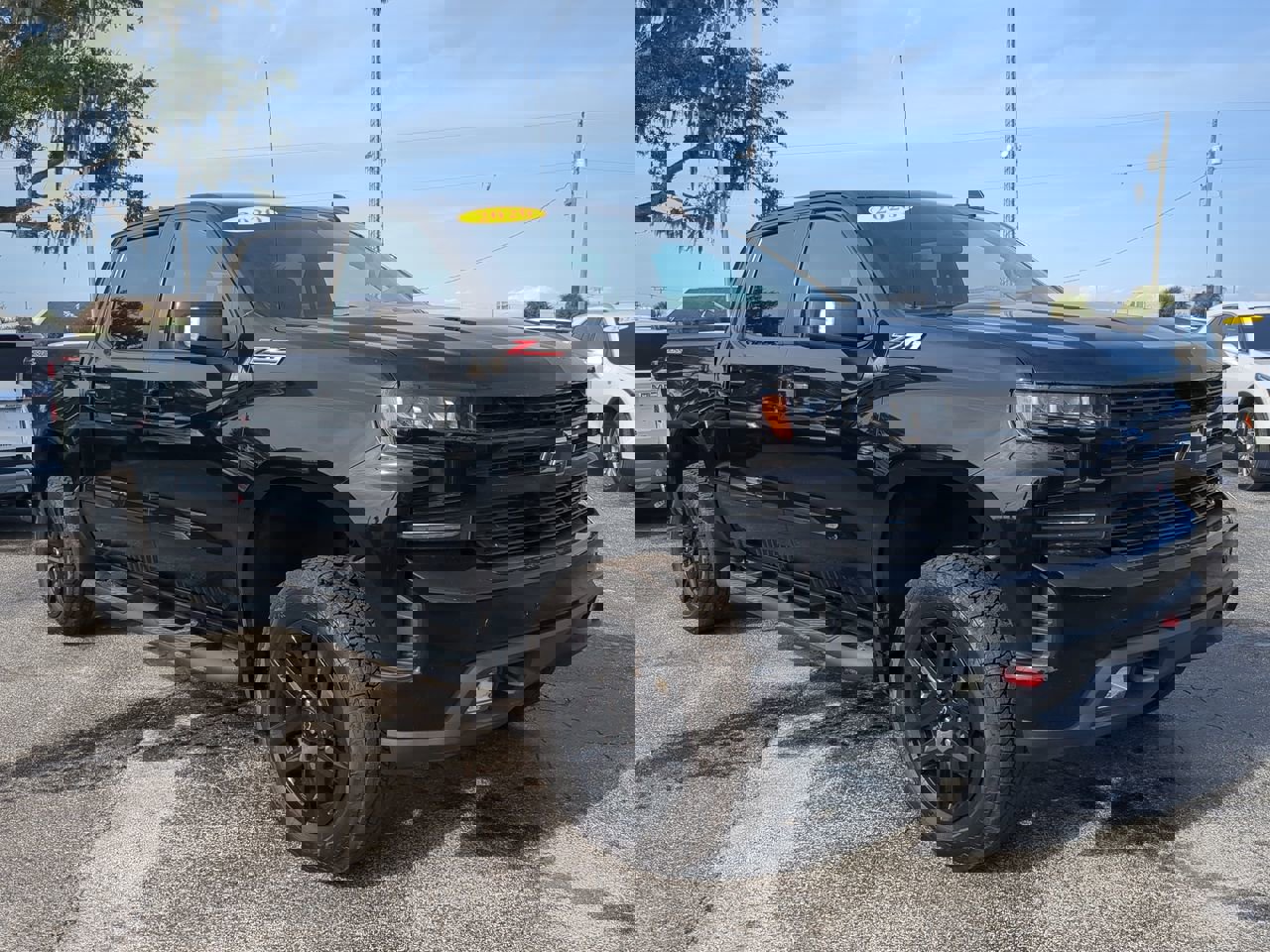 Used 2020 Chevrolet Silverado 1500 LT Trail Boss w/ Midnight Edition image 2