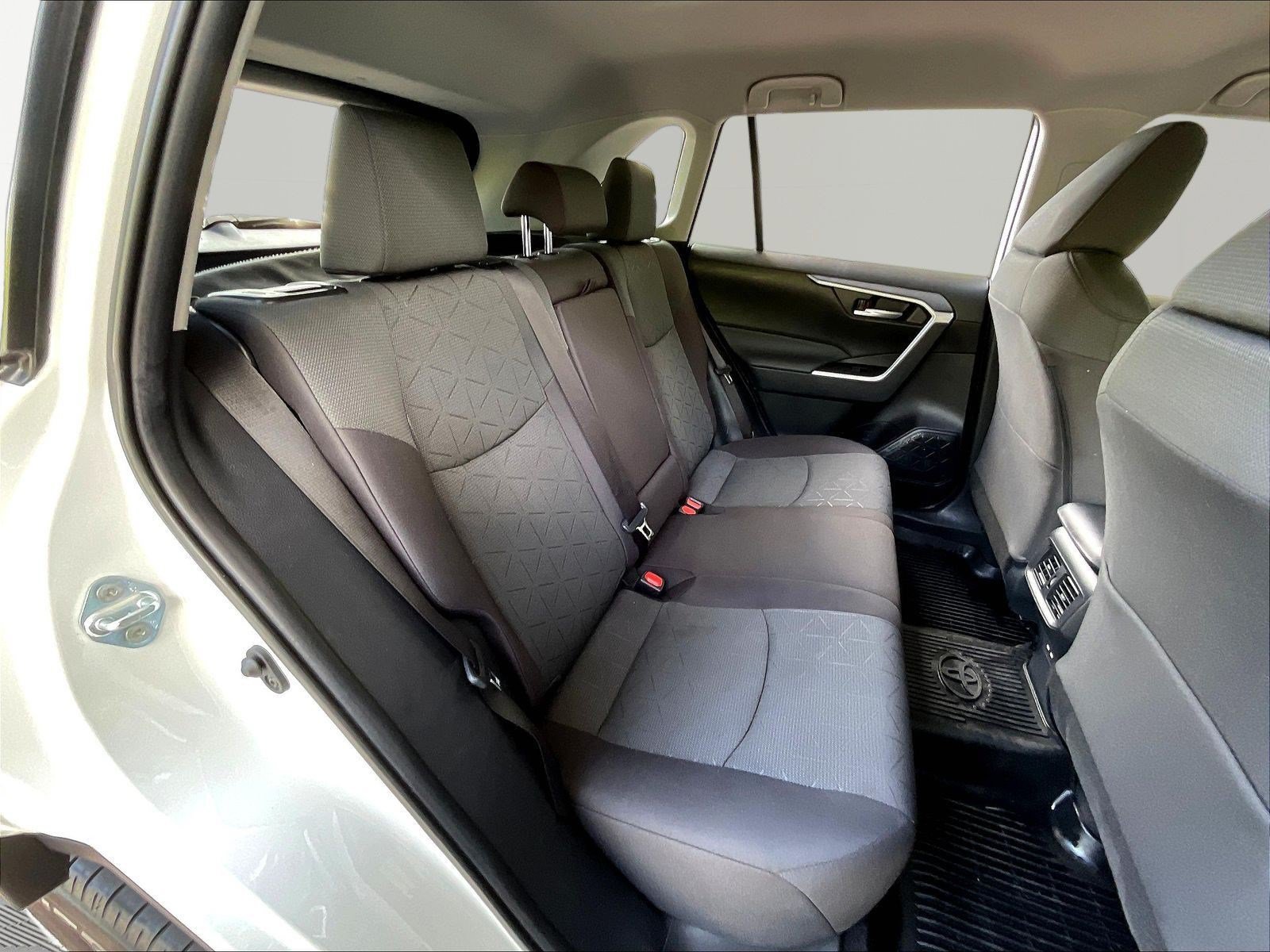 Used 2023 Toyota RAV4 XLE AWD/4WD image 25