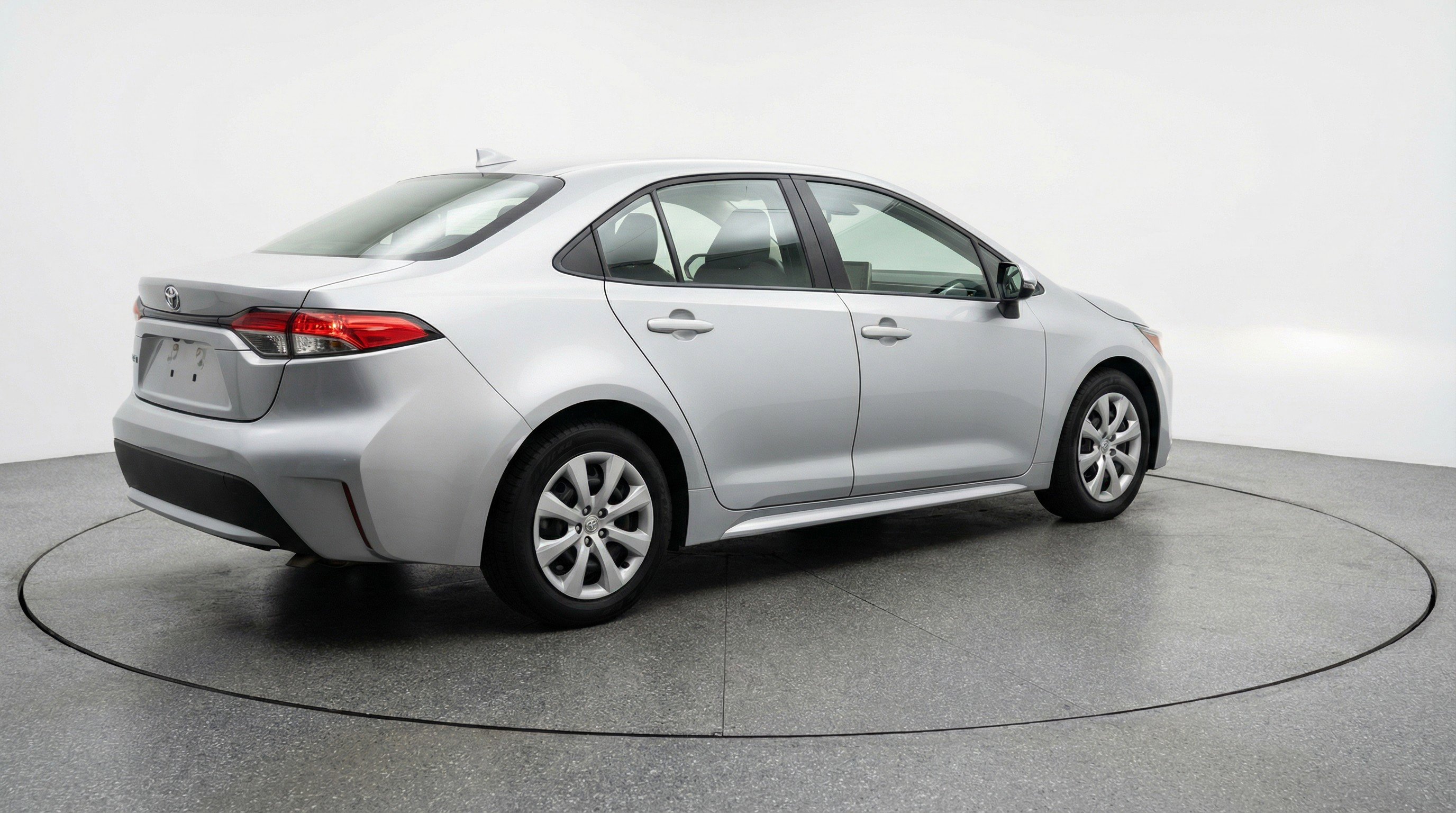 Used 2025 Toyota Corolla LE FWD image 9