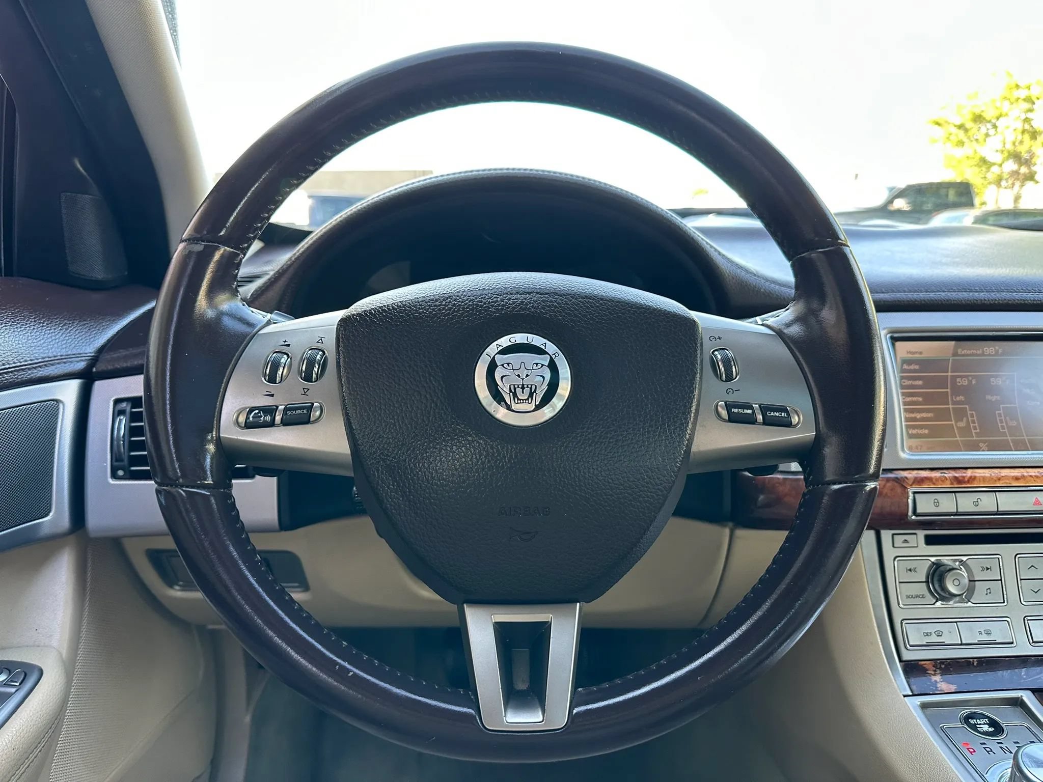 Used 2011 Jaguar XF RWD image 26
