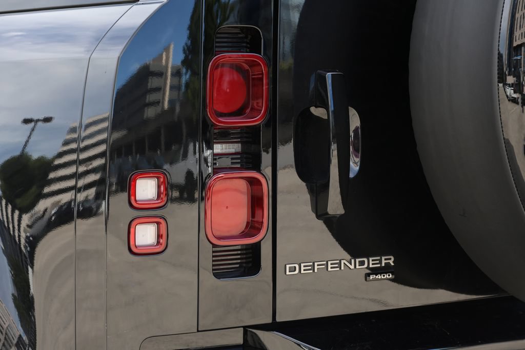 Used 2022 Land Rover Defender 110 X-Dynamic HSE AWD/4WD image 9