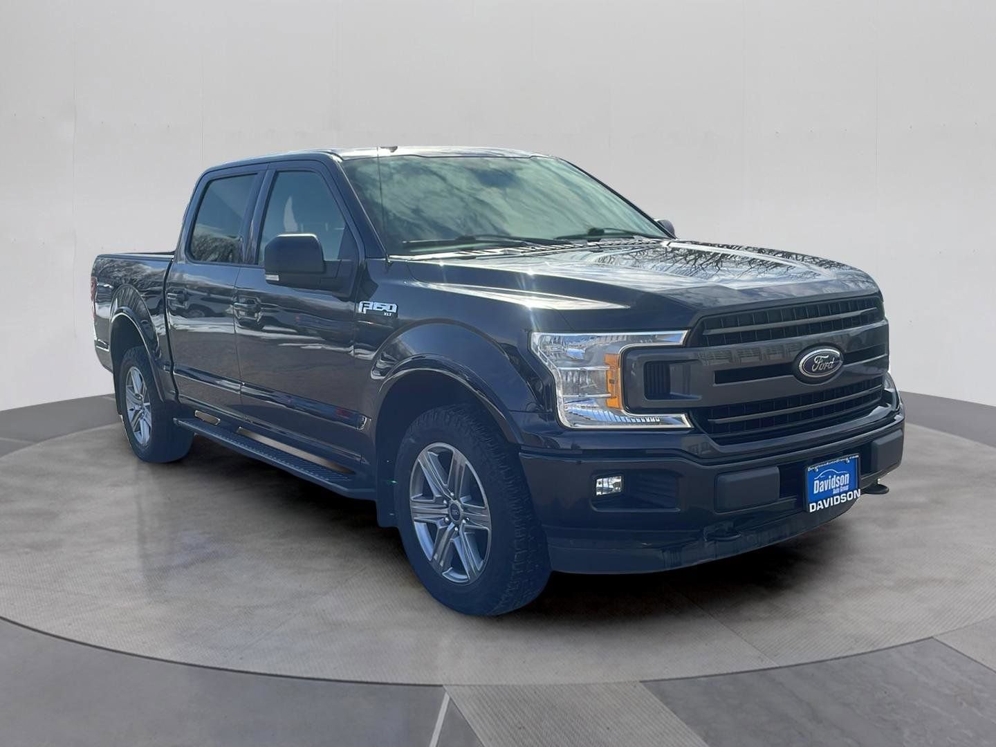 Used 2019 Ford F150 XLT w/ Equipment Group 302A Luxury image 9