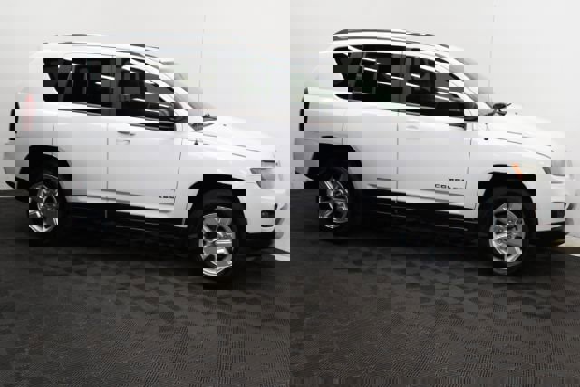 Used 2014 Jeep Compass Sport image 3