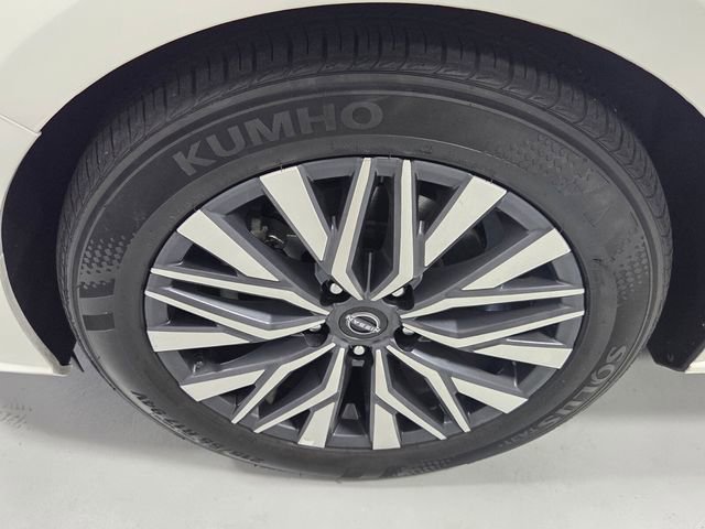 Used 2025 Nissan Altima 2.5 SV FWD image 16