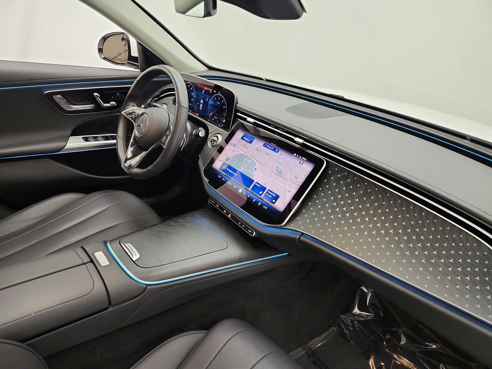 Used 2025 Mercedes-Benz E 350 Sedan w/ Winter Package image 19