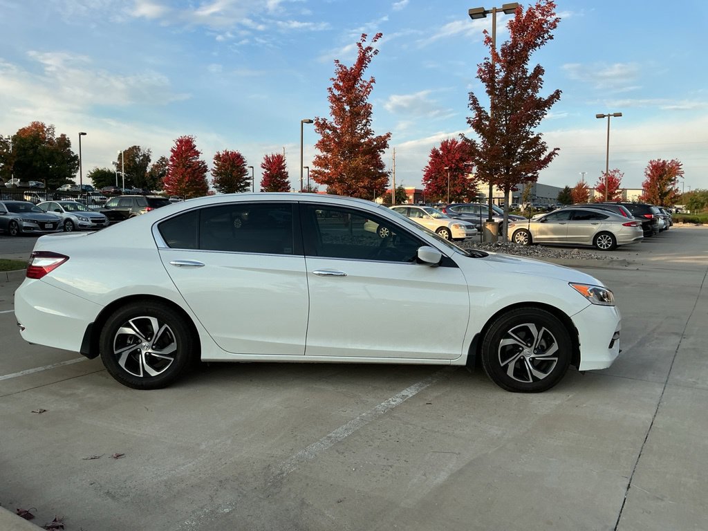 Used 2017 Honda Accord LX image 11