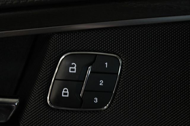 Used 2020 Lincoln Nautilus Reserve w/ Equipment Group 201A AWD/4WD image 4